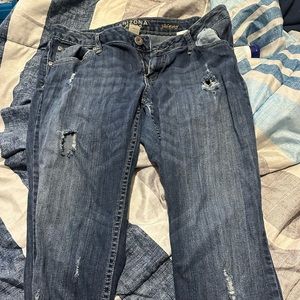 Arizona distressed jeans